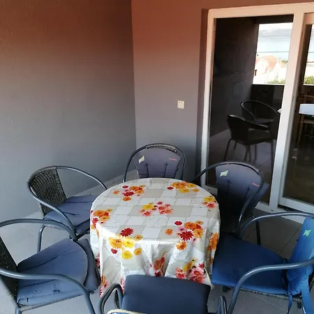 Monte Cristo Apartment *