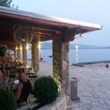 Appartement Monte Cristo 500m Do Plaze-beach Maslenica