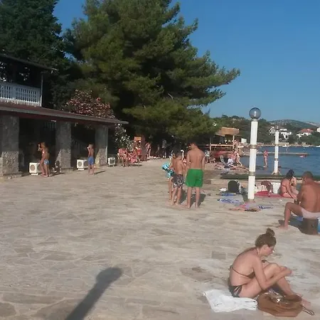 Monte Cristo 500m Do Plaze-beach Apartment Maslenica