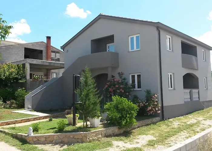 Monte Cristo 500m Do Plaze-beach